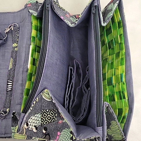 KJM Designs Crossbody Purse With Cactus Print One Outside Pocket w/Zipper - Picture 11 of 13